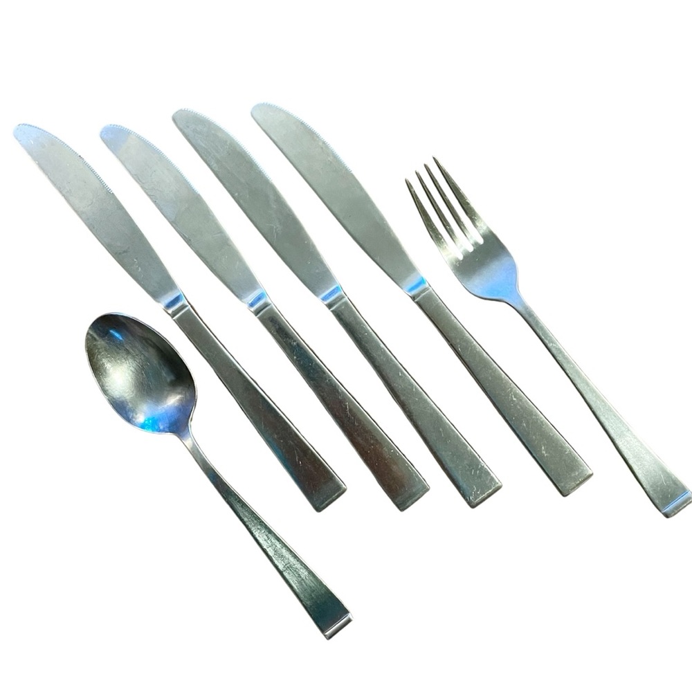 HABITAT contemporary stainless flatware (4)knives(1)dinner fork(1)soup spoon set